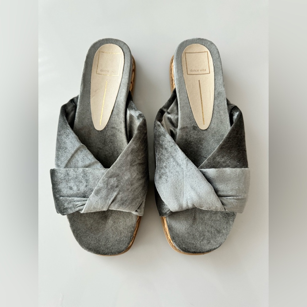 Dolce Vita Giza Knotted Gray Velvet 1.5 Inch Platform Sandal 10 US